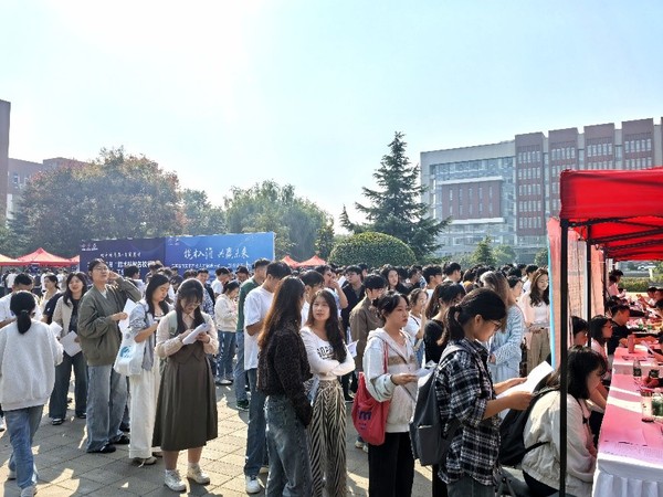 学校成功举办青岛、淮安两地市专场招聘活动